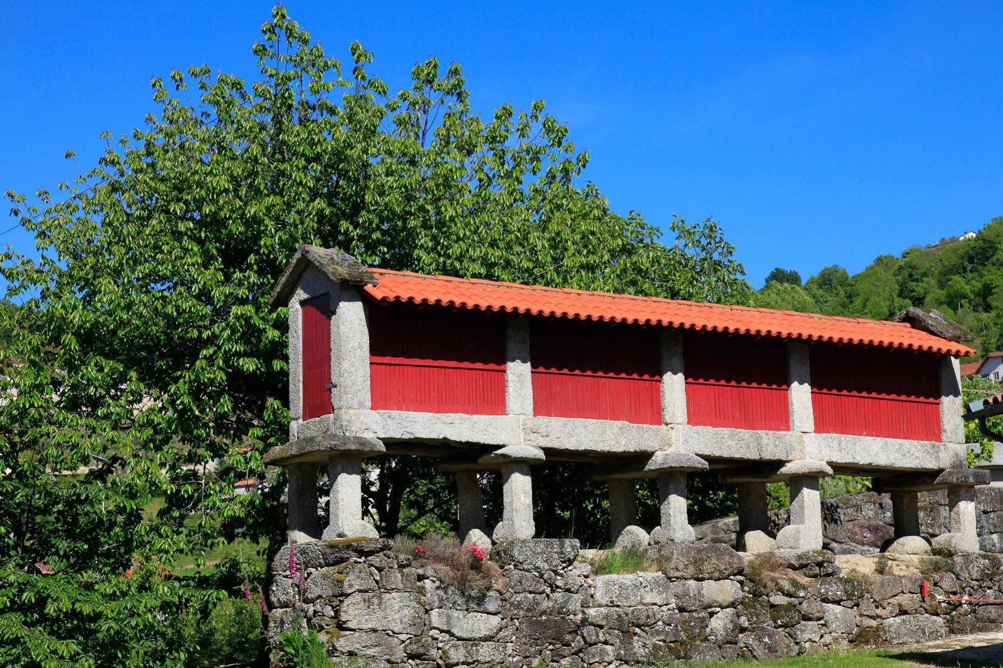 维埃拉·多米尼奥 Aldeia Turistica De Louredo旅馆 外观 照片